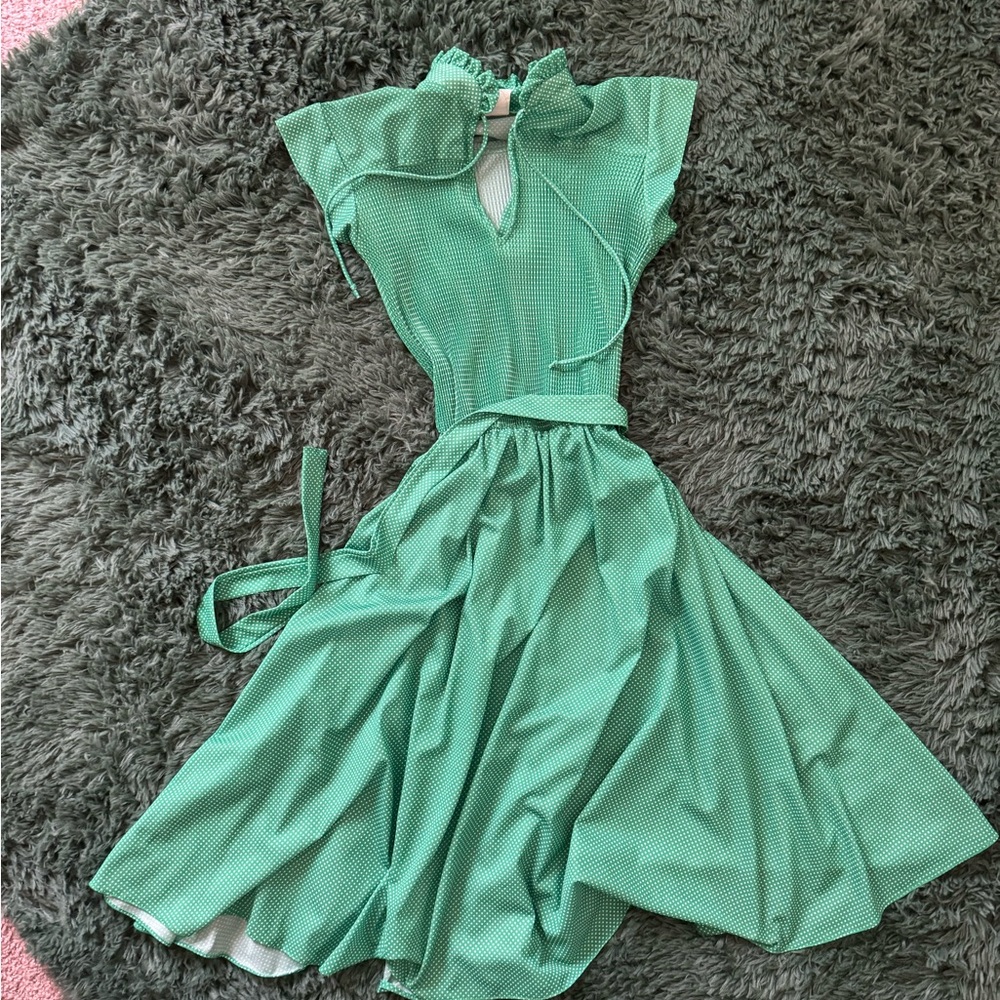 Vintage 70s Polyester Dress. Cute!!